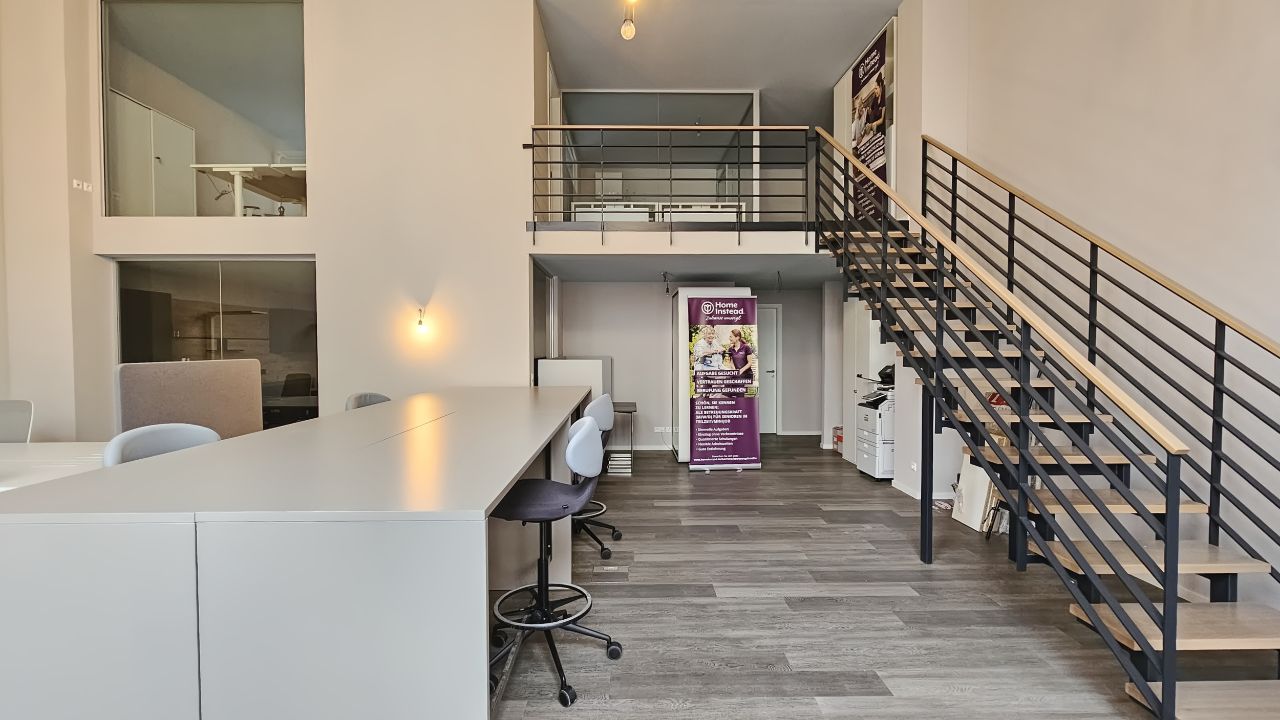 Senta Hoffmann - Immobilienmakler Esslingen - Vermietung Designer-Büro in Kirchheim Teck - Büro Erdgeschoss