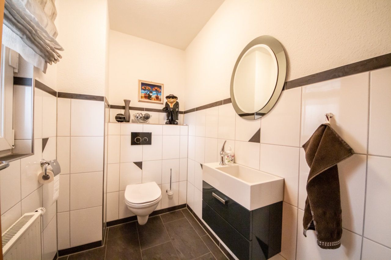 Senta Hoffmann - Immobilienmakler Esslingen - Verkauf freistehendes Einfamilienhaus Lichtenwald - Gäste WC