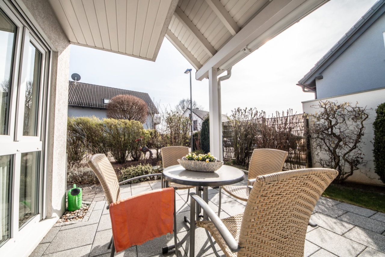 Senta Hoffmann - Immobilienmakler Esslingen - Verkauf freistehendes Einfamilienhaus Lichtenwald - Terrasse