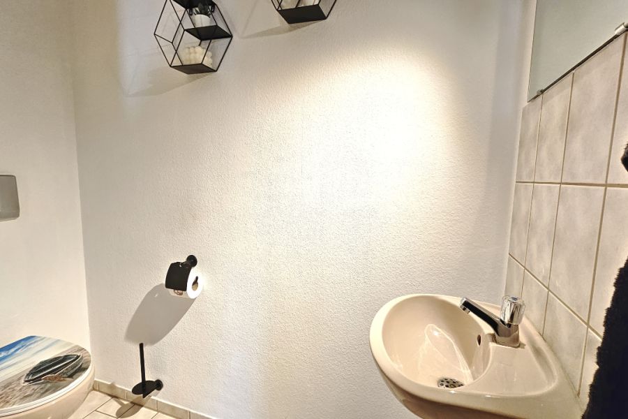 Vermietung 3-Zimmer-Wohnung in Hochdorf - Gäste WC