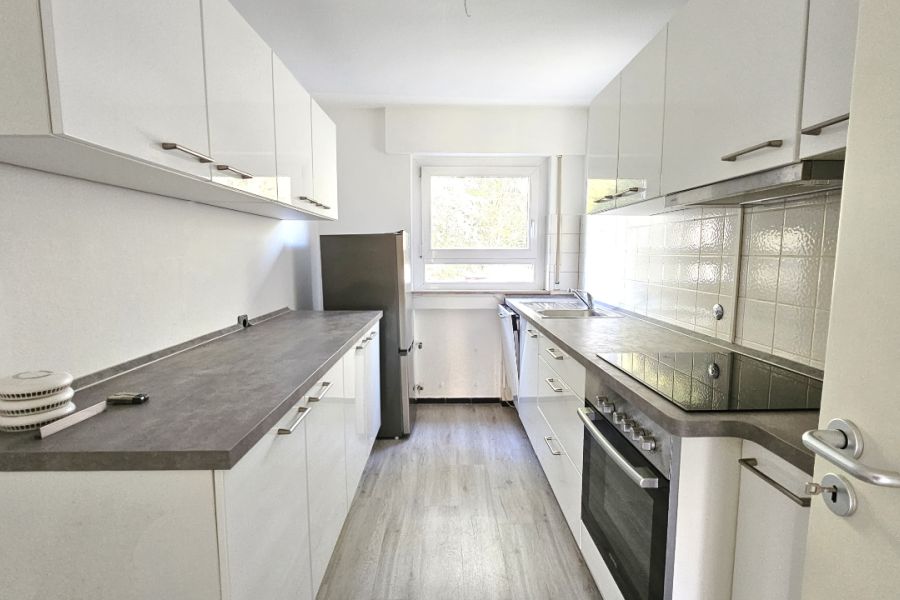 Vermietung 3-Zimmer-Wohnung mit Garten in Esslingen-Sulzgries - Küche