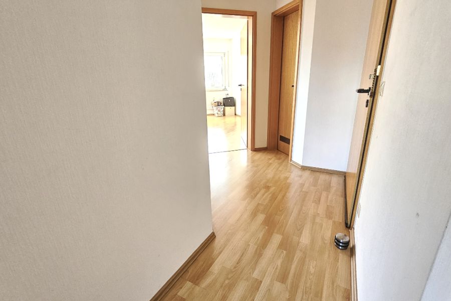 Vermietung 3-Zimmer-Wohnung in Hochdorf - Flur