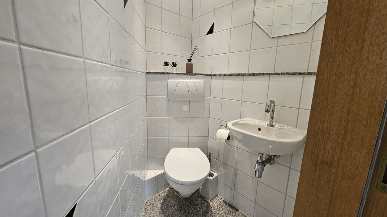 Senta Hoffmann - Esslingen Wiflingshausen - Verkauf exklusiver 3-Zimmer-Wohnung - Gäste WC