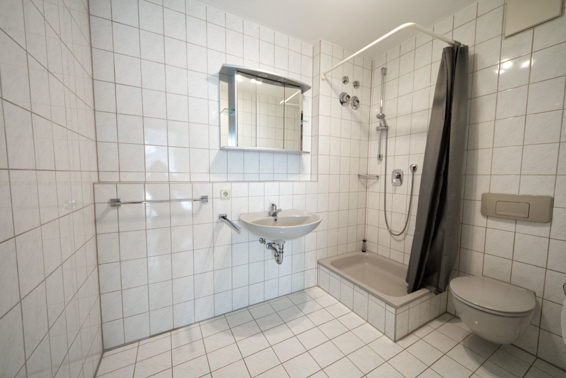 Senta Hoffmann - Immobilienmakler Esslingen - Vermietung 2 Zimmer Wohnung Reichenbach Fils - Bad