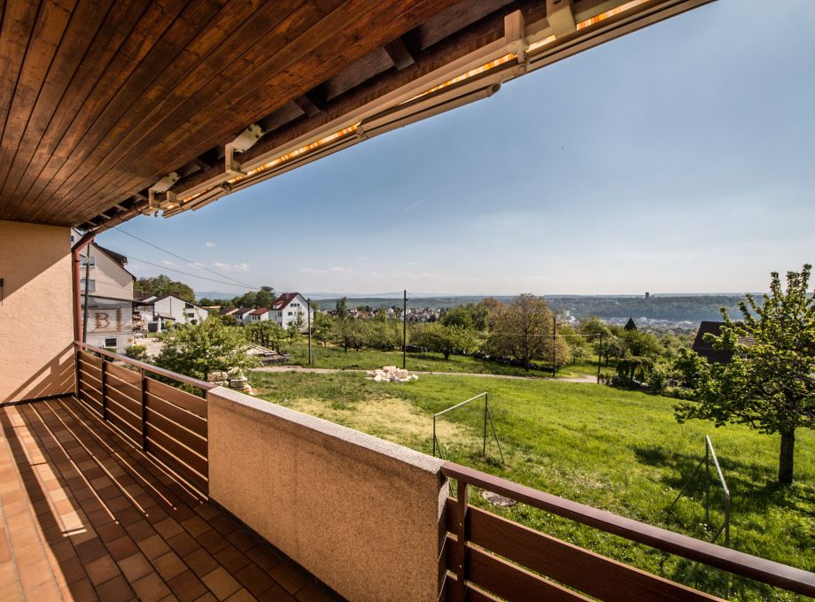 Senta Hoffmann - Immobilienmakler Esslingen - Haus Vermietung Liebersbronn - Balkon
